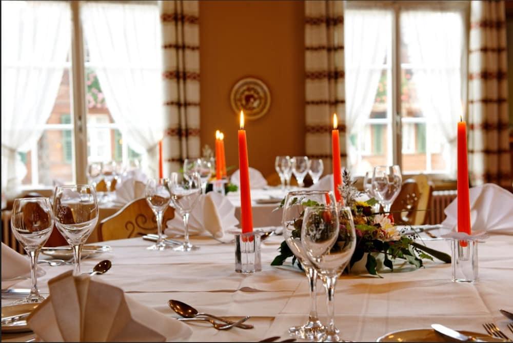 Baeren Hotel, The Bear Inn Вильдерсвиль Экстерьер фото