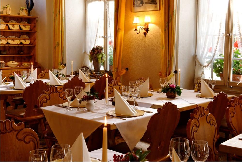 Baeren Hotel, The Bear Inn Вильдерсвиль Экстерьер фото